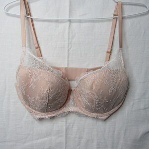 Victorias Secret Lined Plunge Bra 34DD Nude Lace